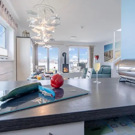 Holiday home Lieblingsplatz By Seeblick Ferien Oro, 1 Wasserlage,sauna, Kamin, Ostseeresort *