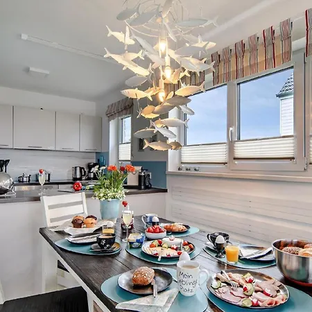 Holiday home Lieblingsplatz By Seeblick Ferien Oro, 1 Wasserlage,sauna, Kamin, Ostseeresort